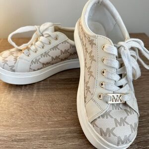 Michael Kors Kids Sneakers in White and Tan